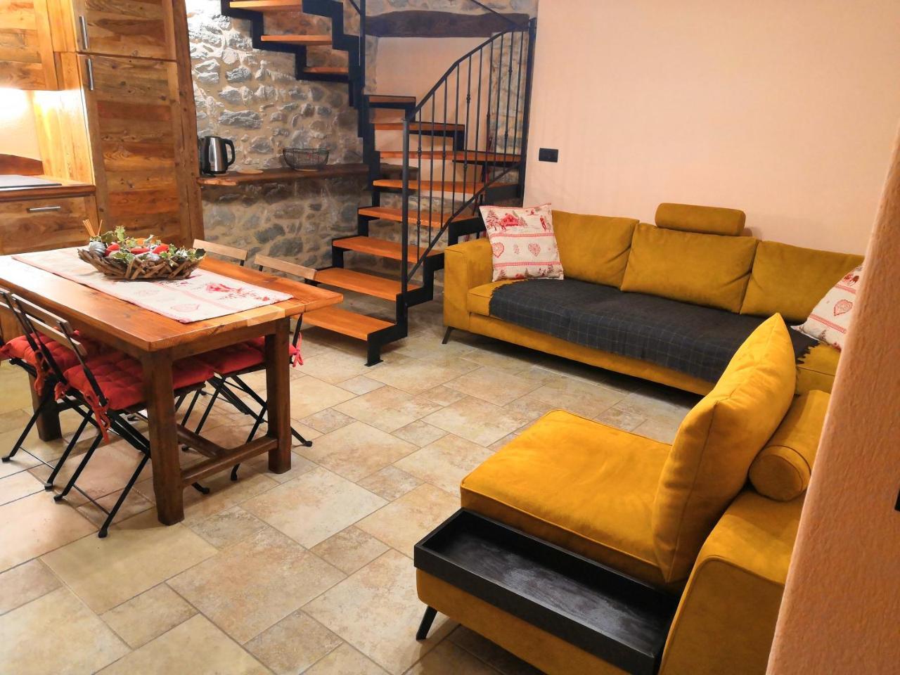 Souvenir De Tsaneli Apartment Roisan Ngoại thất bức ảnh